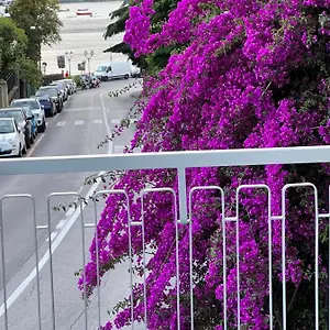 Appartamento TORRE D'AVORIO APPARTAMENTO 126 mq piu'terrazzo 25 mq - TOTALLY NEW 250 M FROM DOWNTOWN - SKY e NETFLIX - toll parking at 15 euro per day to be booked in advance -subject to availability, Rapallo