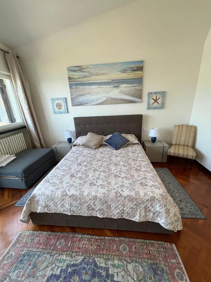 Appartamento NAUTILUS VISTA MARE MOZZAFIATO a 180 GRADI- POSTO AUTO PRIVATO - 2 CAMERE MATRIMONIALI più 1 DIVANO LETTO SINGOLO-SKY,NETFLIX Rapallo