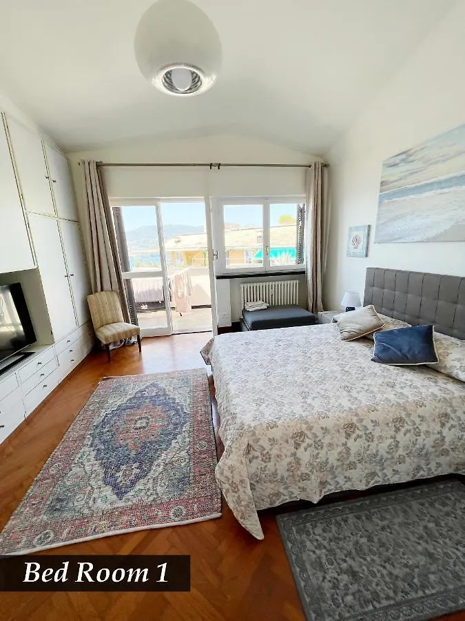 Appartamento NAUTILUS VISTA MARE MOZZAFIATO a 180 GRADI- POSTO AUTO PRIVATO - 2 CAMERE MATRIMONIALI più 1 DIVANO LETTO SINGOLO-SKY,NETFLIX Rapallo Italia