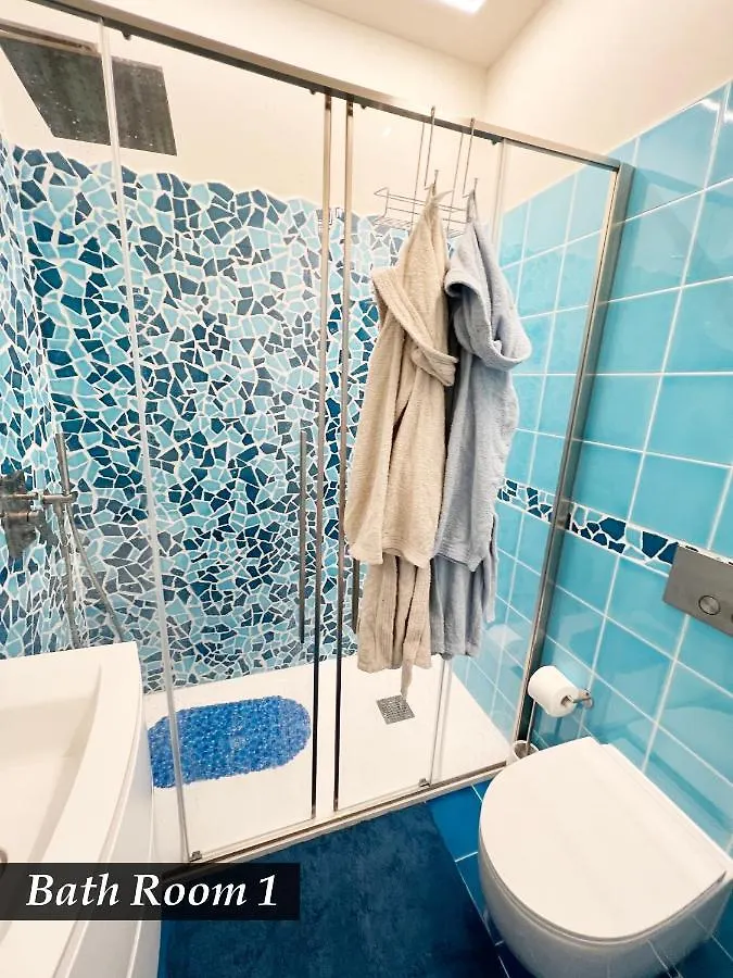 NAUTILUS VISTA MARE MOZZAFIATO a 180 GRADI- POSTO AUTO PRIVATO - 2 CAMERE MATRIMONIALI più 1 DIVANO LETTO SINGOLO-SKY,NETFLIX Rapallo Italia