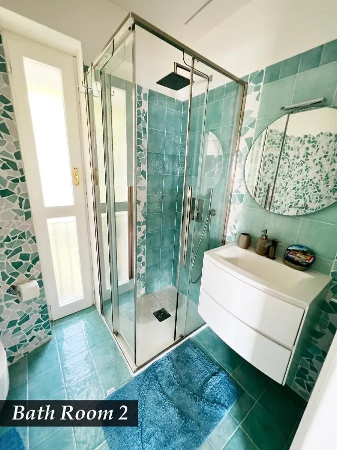 Appartamento NAUTILUS VISTA MARE MOZZAFIATO a 180 GRADI- POSTO AUTO PRIVATO - 2 CAMERE MATRIMONIALI più 1 DIVANO LETTO SINGOLO-SKY,NETFLIX Rapallo