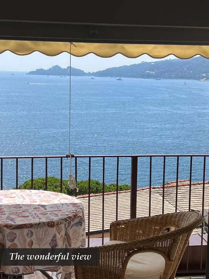 Appartamento NAUTILUS VISTA MARE MOZZAFIATO a 180 GRADI- POSTO AUTO PRIVATO - 2 CAMERE MATRIMONIALI più 1 DIVANO LETTO SINGOLO-SKY,NETFLIX Rapallo