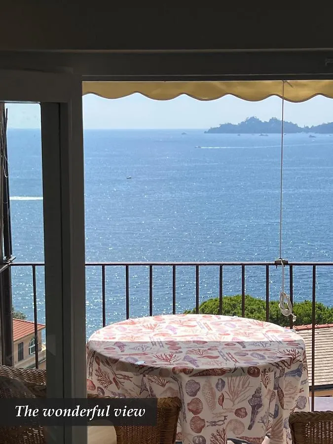 NAUTILUS VISTA MARE MOZZAFIATO a 180 GRADI- POSTO AUTO PRIVATO - 2 CAMERE MATRIMONIALI più 1 DIVANO LETTO SINGOLO-SKY,NETFLIX Rapallo 0*,