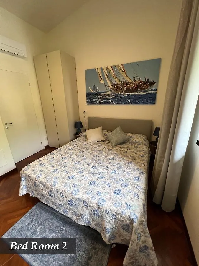 NAUTILUS VISTA MARE MOZZAFIATO a 180 GRADI- POSTO AUTO PRIVATO - 2 CAMERE MATRIMONIALI più 1 DIVANO LETTO SINGOLO-SKY,NETFLIX Rapallo Appartamento