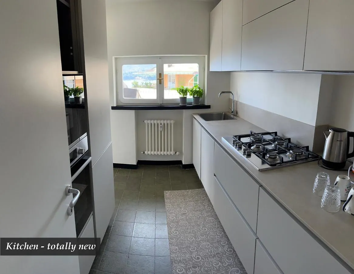 NAUTILUS VISTA MARE MOZZAFIATO a 180 GRADI- POSTO AUTO PRIVATO - 2 CAMERE MATRIMONIALI più 1 DIVANO LETTO SINGOLO-SKY,NETFLIX Rapallo 0*,  Italia